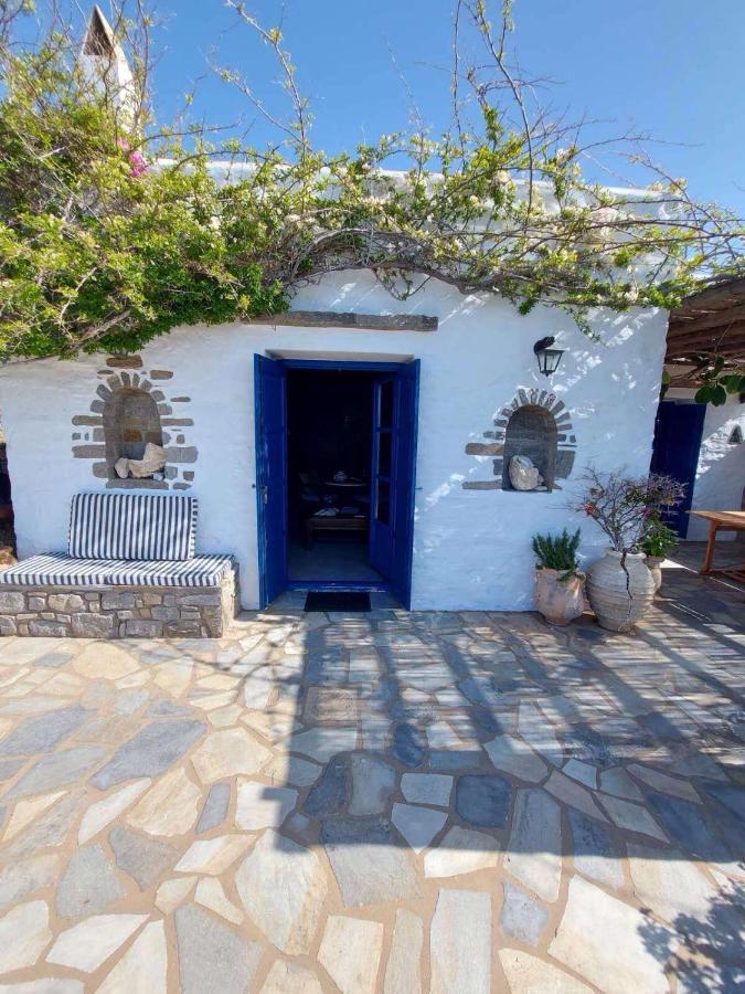 Sophia Villa Paros - Beachfront Villa At Lolantonis Drios Exterior foto